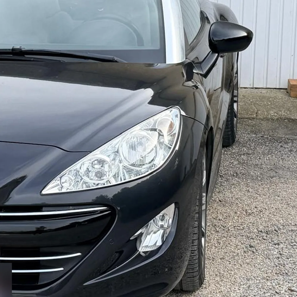 Optique de Peugeot RCZ après rénovation, verre clair